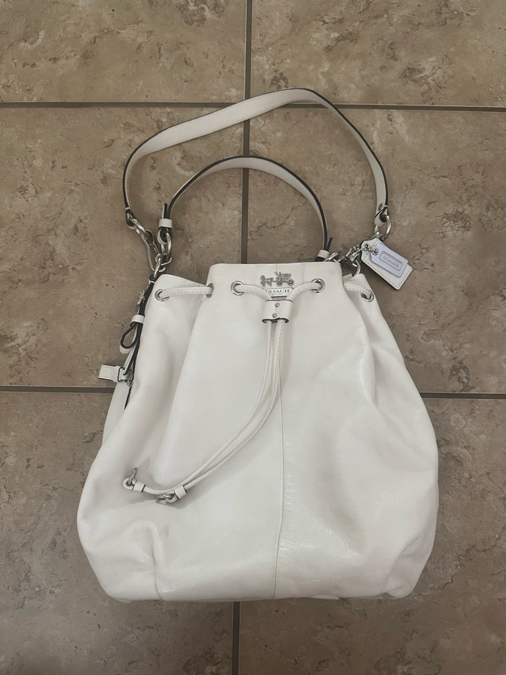 COACH WHITE BUCKET BAG